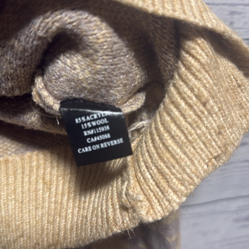 Miss Lulo Sweater - Picture 7 of 7